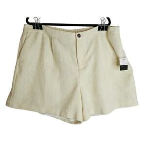 Eloquii Cream Sz20 NWT Tweed Shorts. Off White. Mini shorts. Chanel Vibe.Stylish